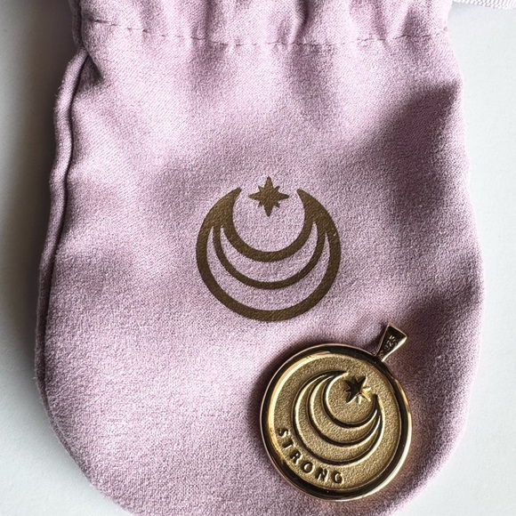 Jane Win Original Coin Pendant - Picture 5 of 11